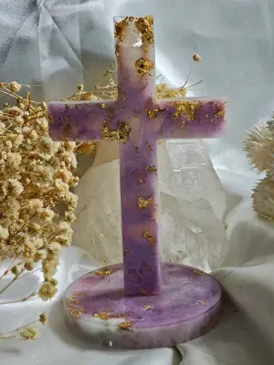 Šeříkový kříž s křišťálem 