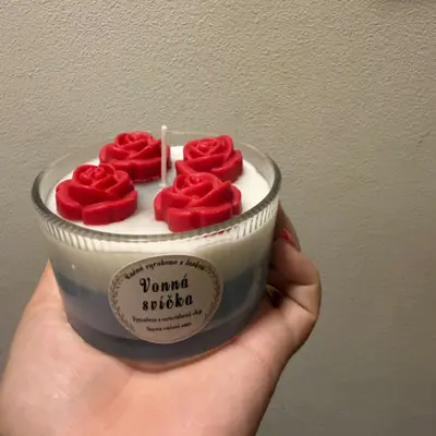 🌹 Sametové růže–ručně vyráběná sójová svíčka 